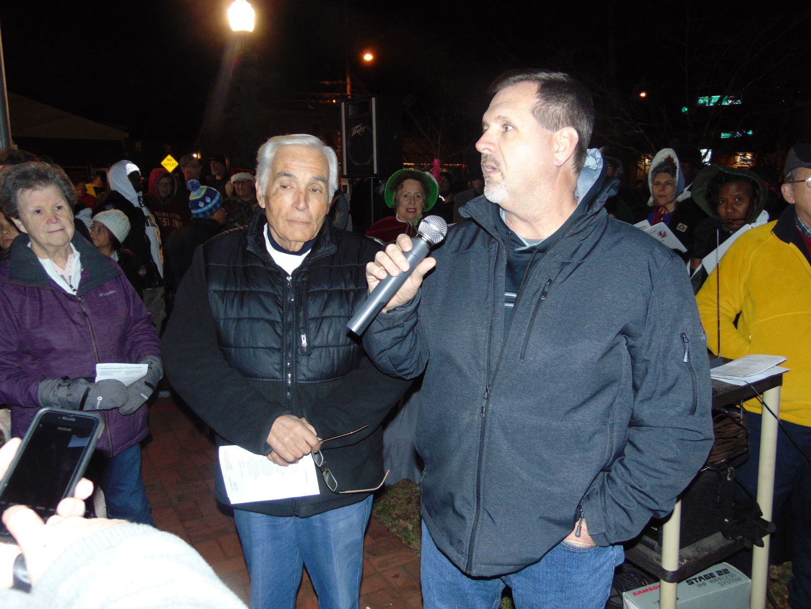 HAM tree lighting 143a 1205-7.JPG
